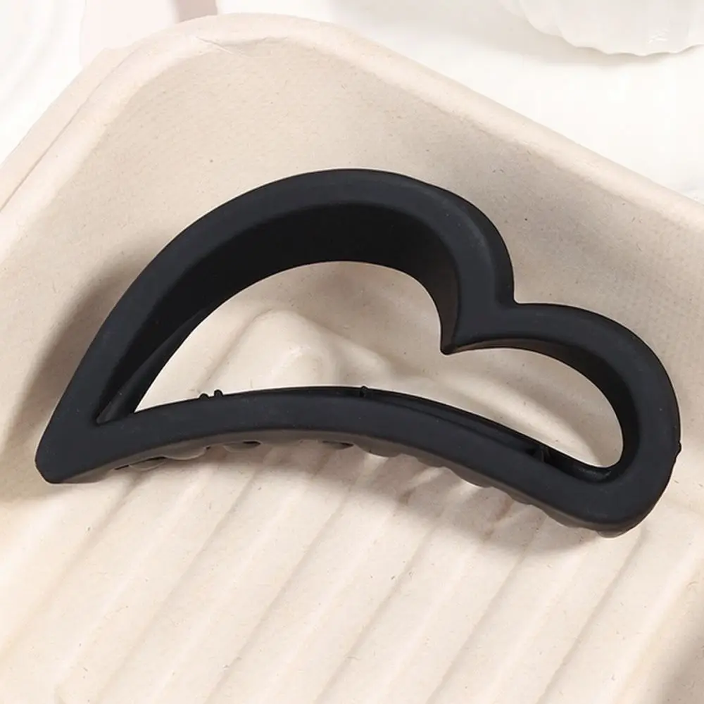 Large Size Matte Heart Shark Clip Elegant Hair Claw Nonslip Styling Accessory For Women Daily Fashion Hair Decoration