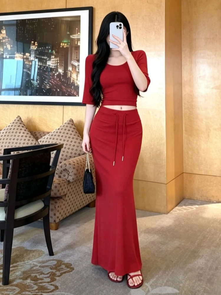 

Sexy Short Sleeve round Neck Slim Fit T-Shirt And High Waist Skirt Two Piece Set for Young Women Summer Fashion Outfit