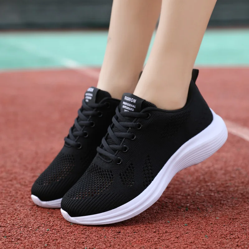 Primavera Calçados Esportivos Malha Vulcanizada das Mulheres Respirável Lace Up Flat Shoes 2023 Últimas Mulheres Confortáveis Casual Running Shoes