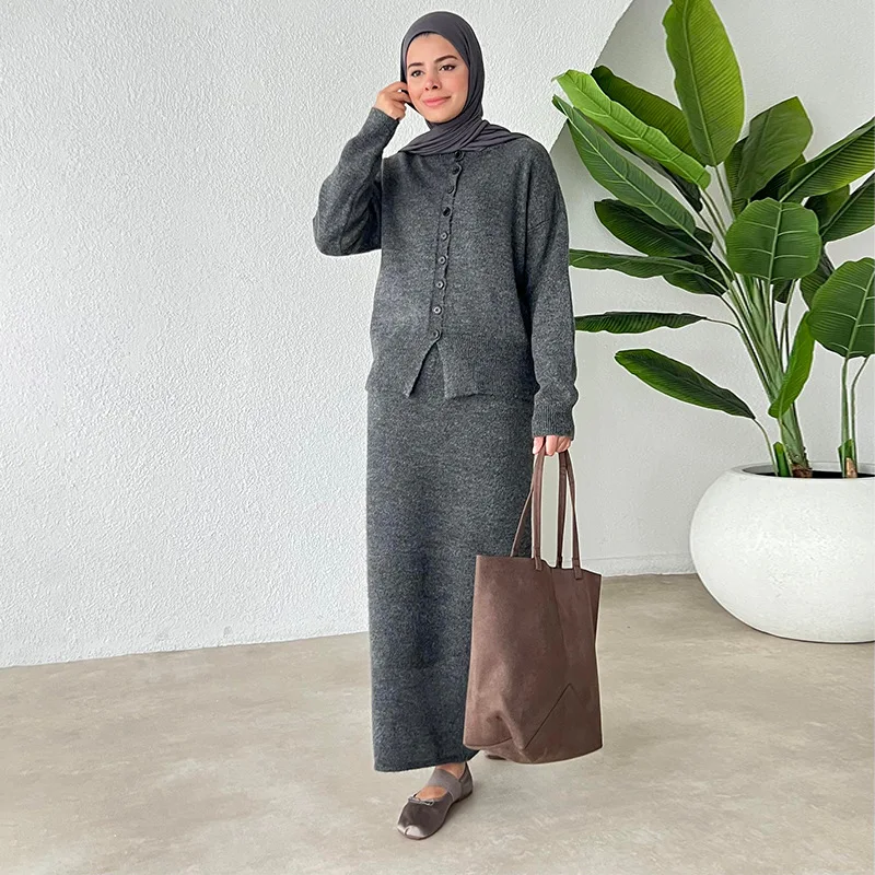 

2024 autumn new elegant fashion knitted solid color button set