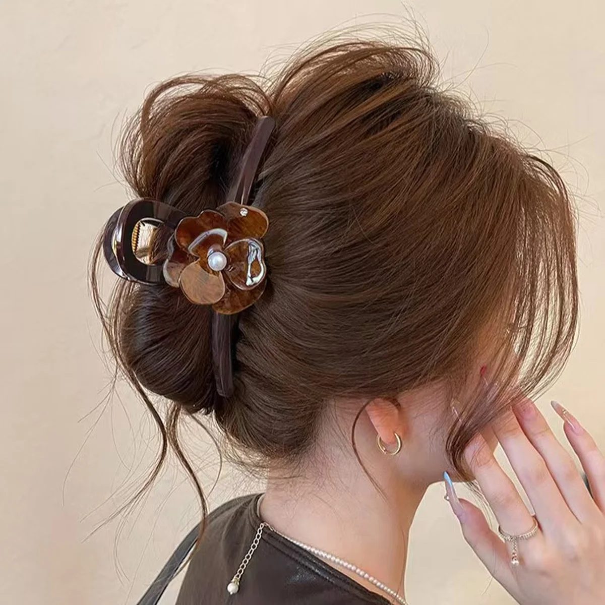 Claw Clip for Women, Pearl 1PC Flower Chocolate Brown Shark Clip, Large High-End Hair Clip, 2026 New Style for Thick Hair