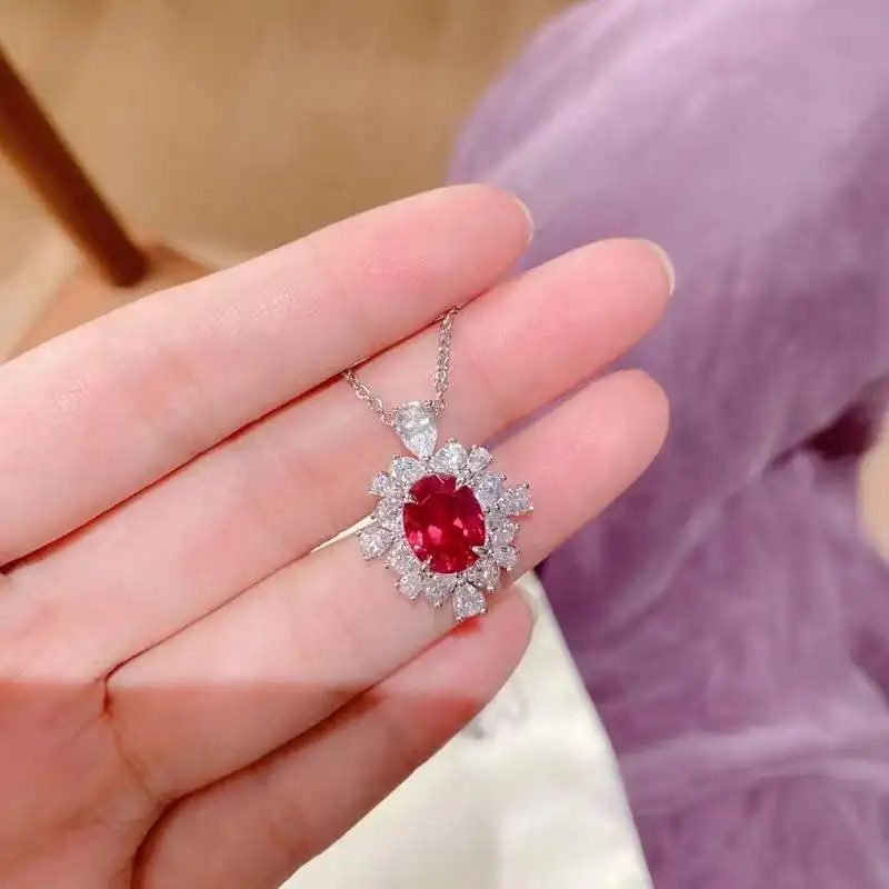 قلادة من الفضة عيار 925 متألقة من الياقوت مرصعة بالألماس قلادة نسائية فاخرة على الموضة الراقية سلسلة مجوهرات الزفاف ذات الياقة الحمراء