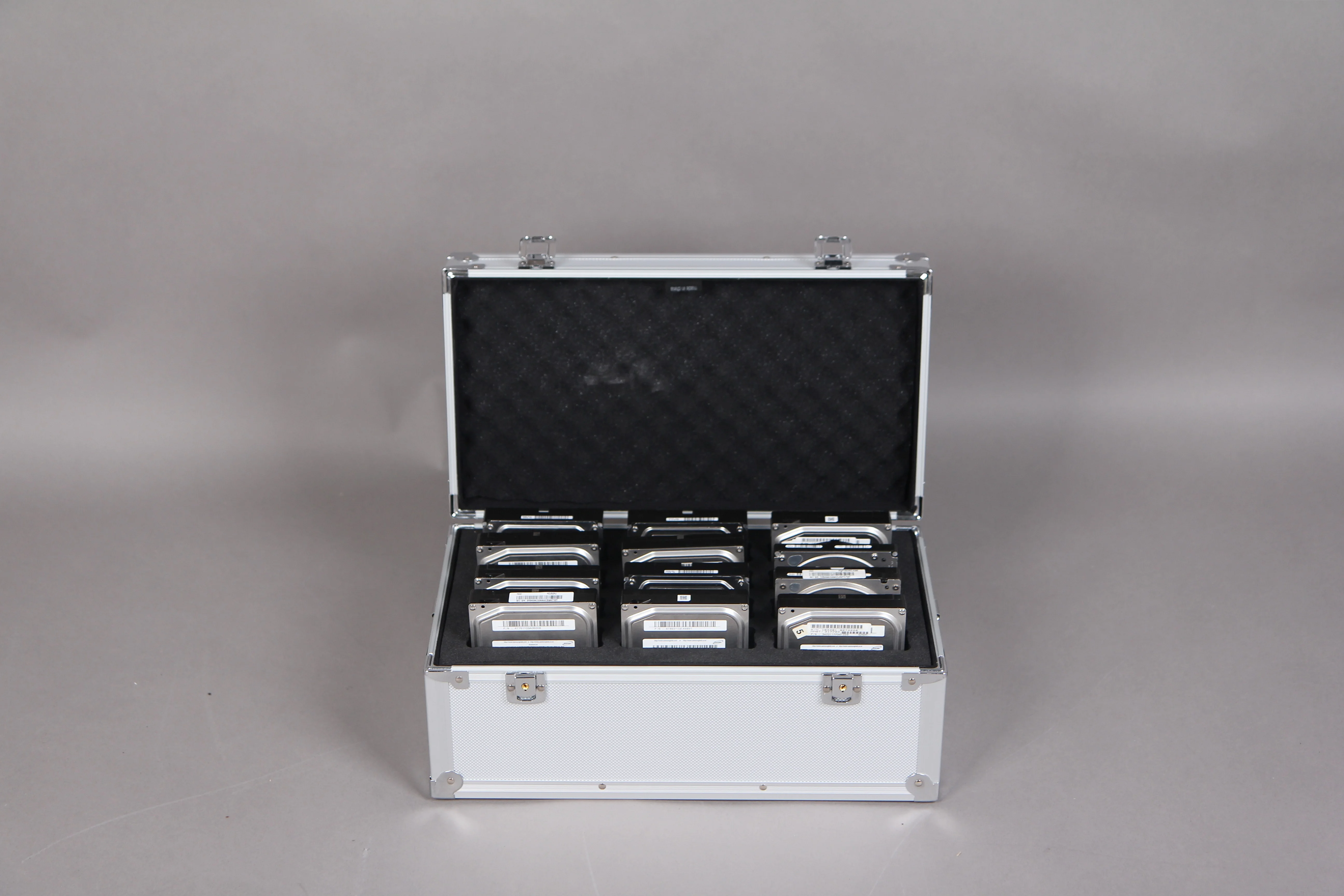 Bild 7: HDD12 40,8x22,3x17,8cm HDD Festplattenspeicherbox Aluminiumbox Maßgefertigtes Aluminiumgehäuse HDD12