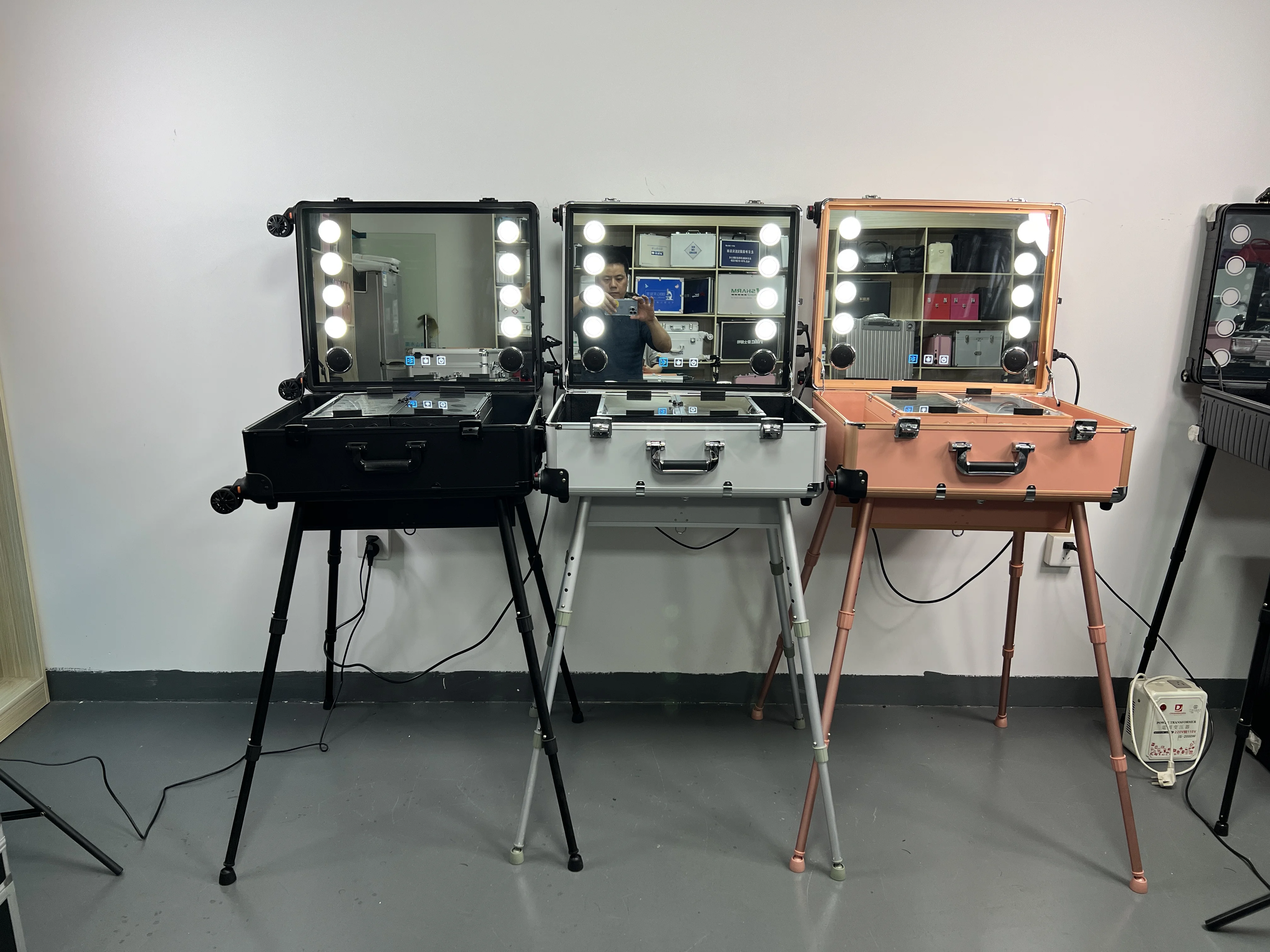 24 Inch Large Capacity Rolling Makeup Trolley Case With 8 LED Light Mirror Portable Cosmetic Storage Box