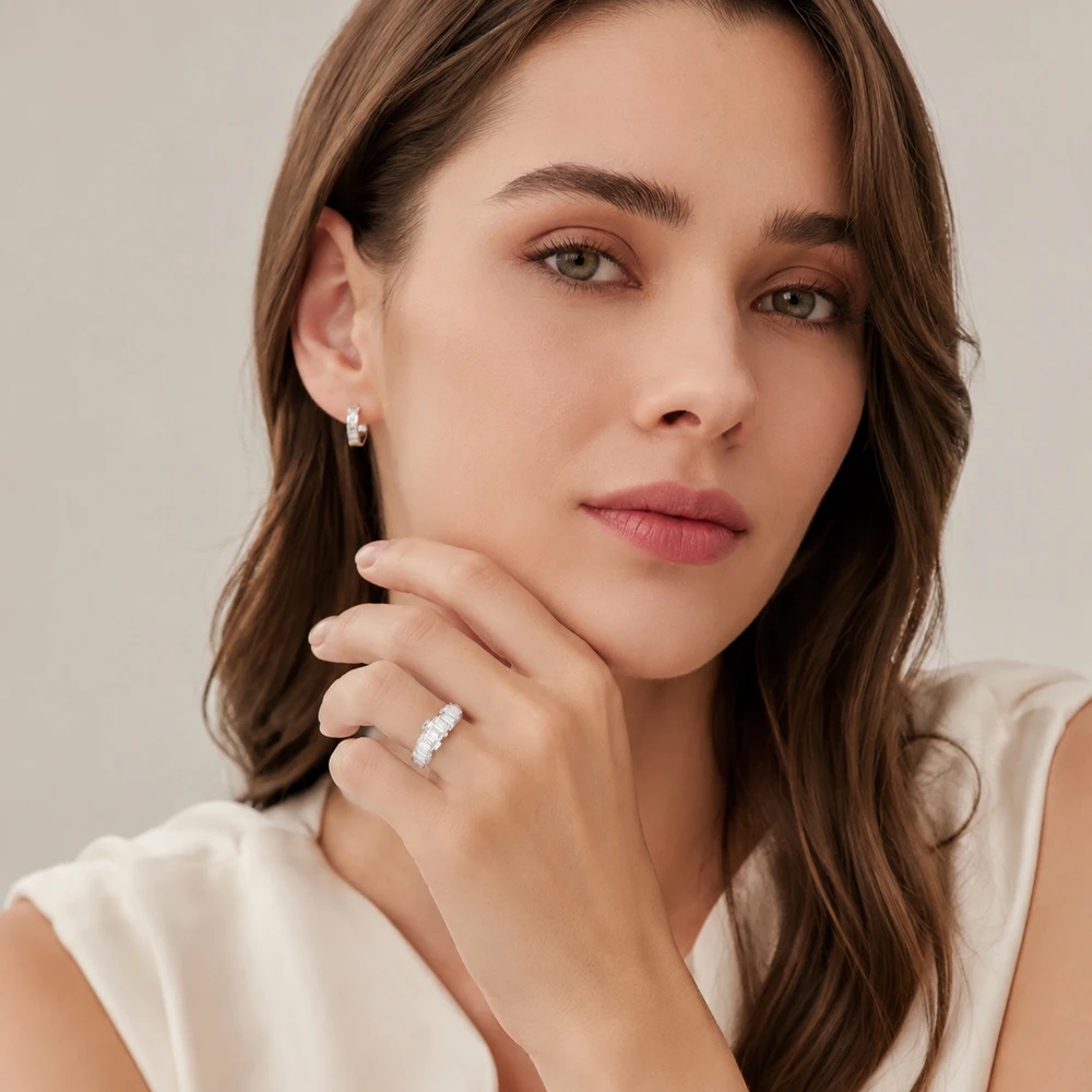 Ring mit weißen Steinen im Baguette-Schliff im europäischen Stil, glamouröser feiner Schmuck für Frauen, 2022 brandneues Geschenk aus 925er Sterlingsilber – Detail 3