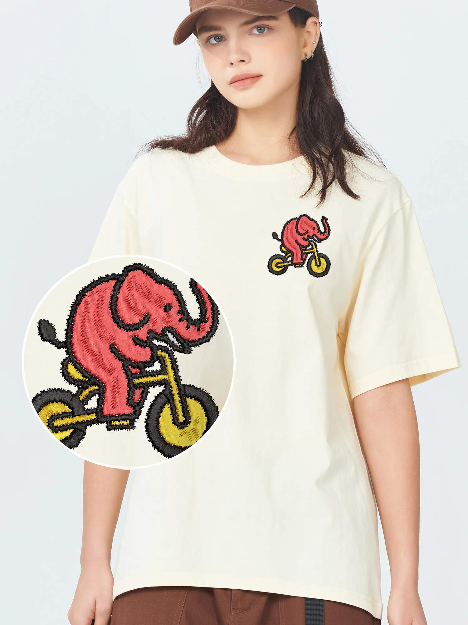 الفيل ركوب الدراجة المطرزة Camiseta عارضة أزياء للجنسين طاقم الرقبة عالية الجودة التطريز بلايز الملابس القطنية