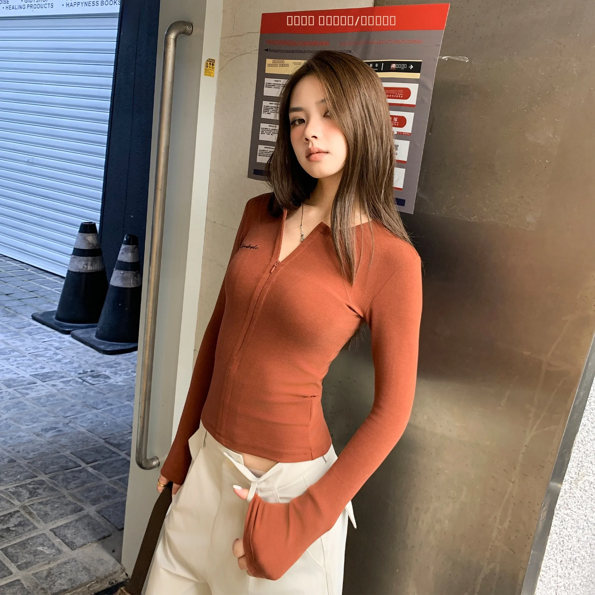 

Женская зимняя теплая вязаная кофта Slim Fit с вышивкой, на флисовой подкладке, с круглым вырезом, на молнии, укороченная, из неопренового трикотажа