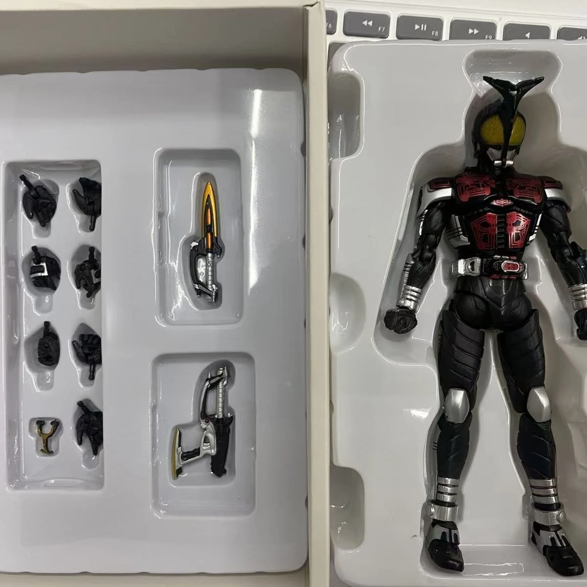 SHF Kamen Rider Dark Kabuto Anime Joint Mobility Action Figure PVC Kids Toys Doll Collection Gift Ornament Handmade Model