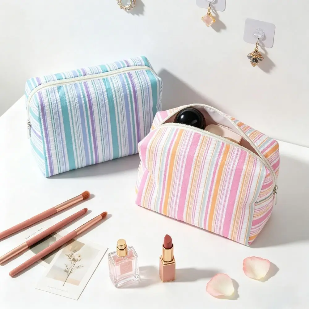 Large Capacity Striped Makeup Pouch Lightweight Striped Design Cosmetic Bag Multifunctional Seersucker Material