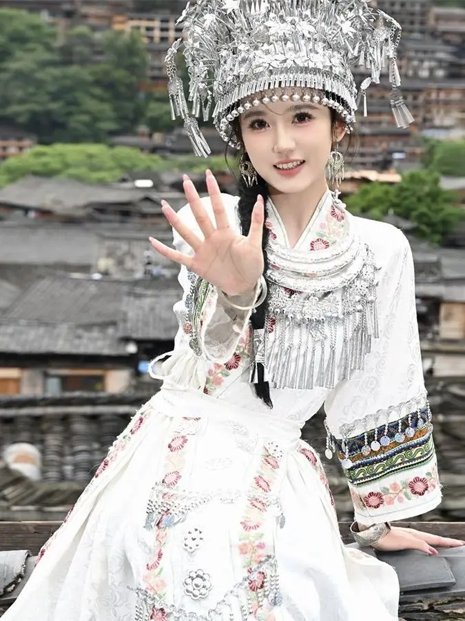 nouveau-costume-national-ethnique-tujia-pour-fille-photoaphy-blanc-fre-sle-miao-village-tour-ensemble-de-voeux-en-polyester-ete-faion