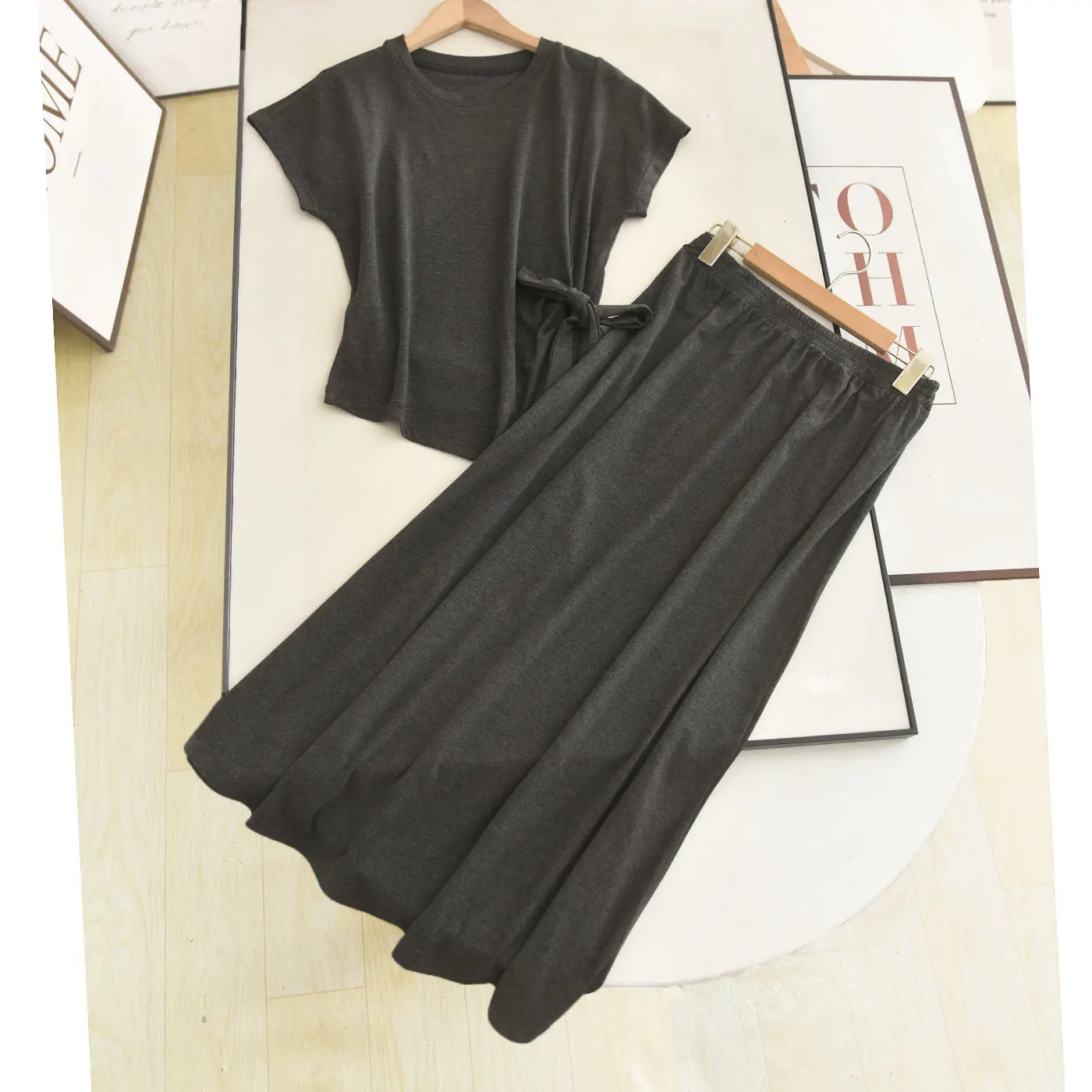 

Summer 2026 Korean Style Casual round Neck Waist-Cinching T-shirt A-Line Skirt Two-Piece Set Women's Fashion Ensemble