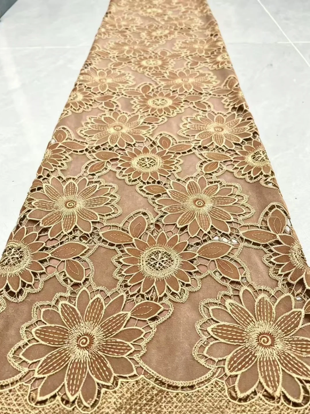 Factory Offers Latest Delicate Best Quality Soft Embroidered Velvet Lace Fabric For Party Evening Dress
