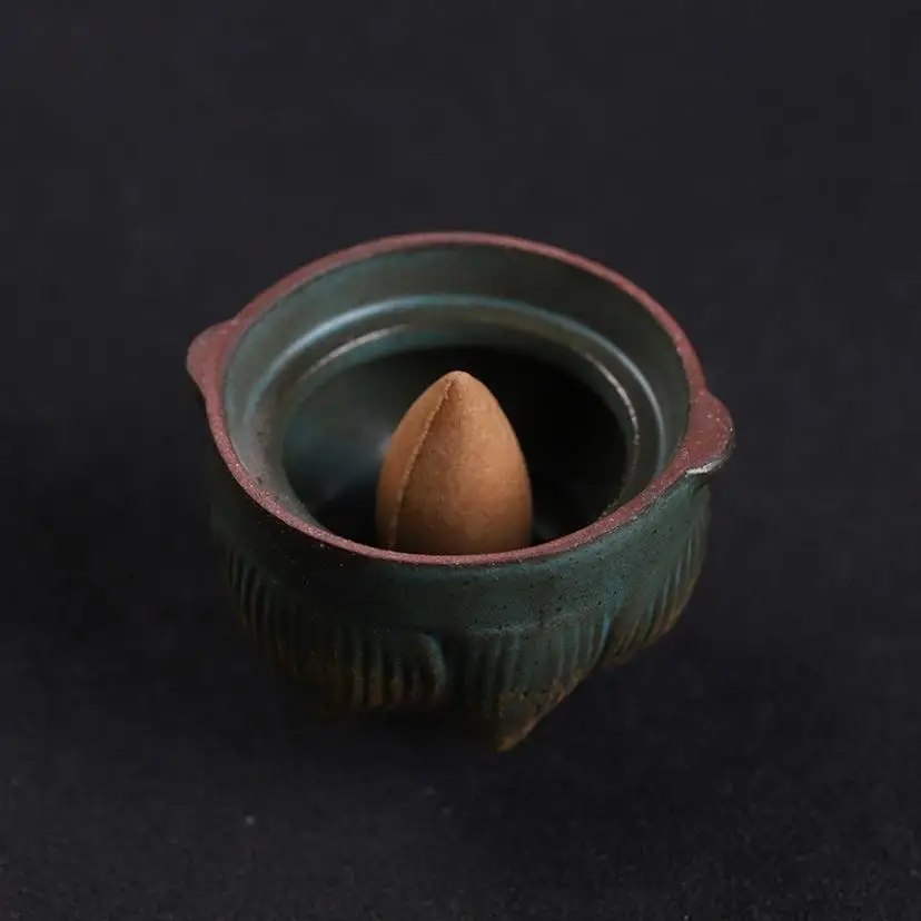 1 Pcs Creative Lotus Shape Hanging Ball Backflow Incense Ceramic Aromatherapy Furnace Hollow Incense Holder Home Decor