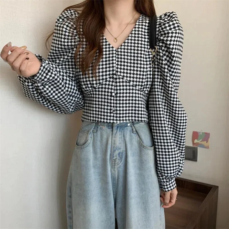 2024 Autumn New Pattern French Puff Sleeve Plaid Shirt Little Chap Women\'s Design Sense V-Neck Unique Vintage All-match Tops