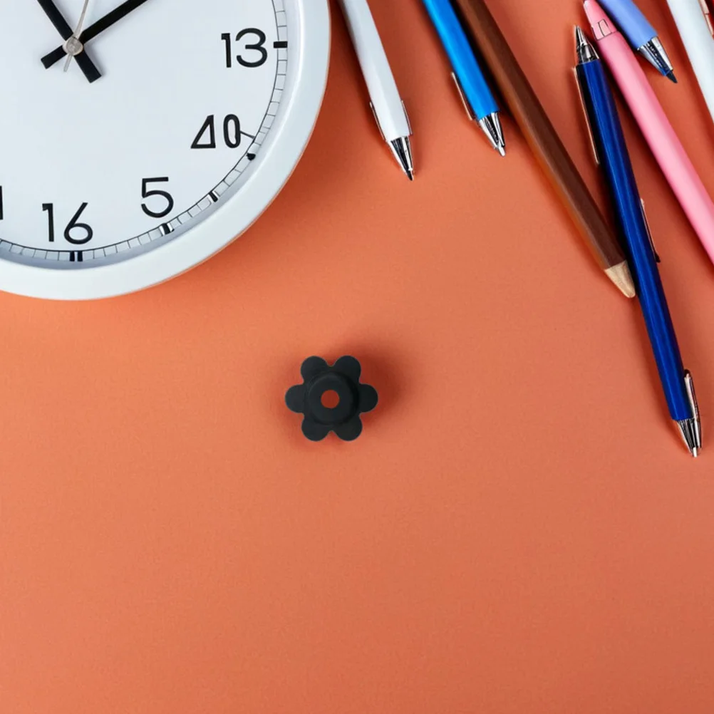 

40Pcs Flag Pole Stopper Flower Shape Nonslip Rubber Garden Flag Stand Holder for Yard Outdoor Decor Versatile Compatibility