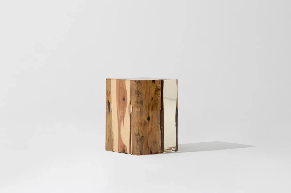 

Amber resin edge, entrance table, dining stool, ornament art exhibition