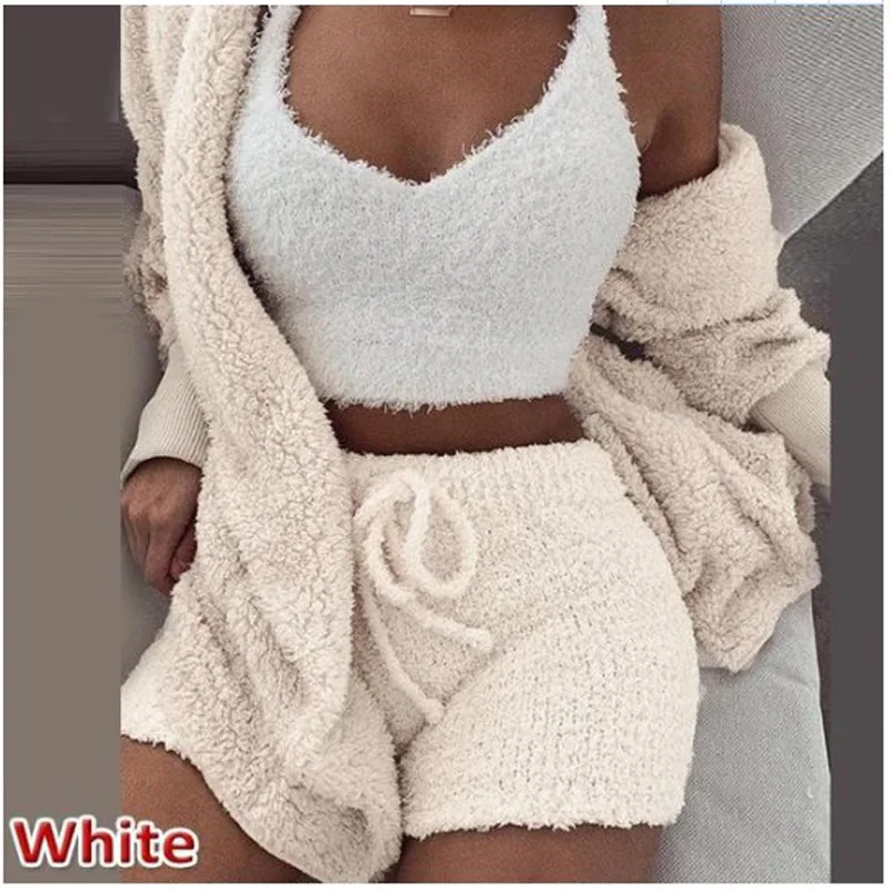 

Winter Plush Home Wear Casual 3-piece Pajamas, Long-sleeved Shorts, Sports Suit, Women's Vest + Shorts + Robe, Versatile Style