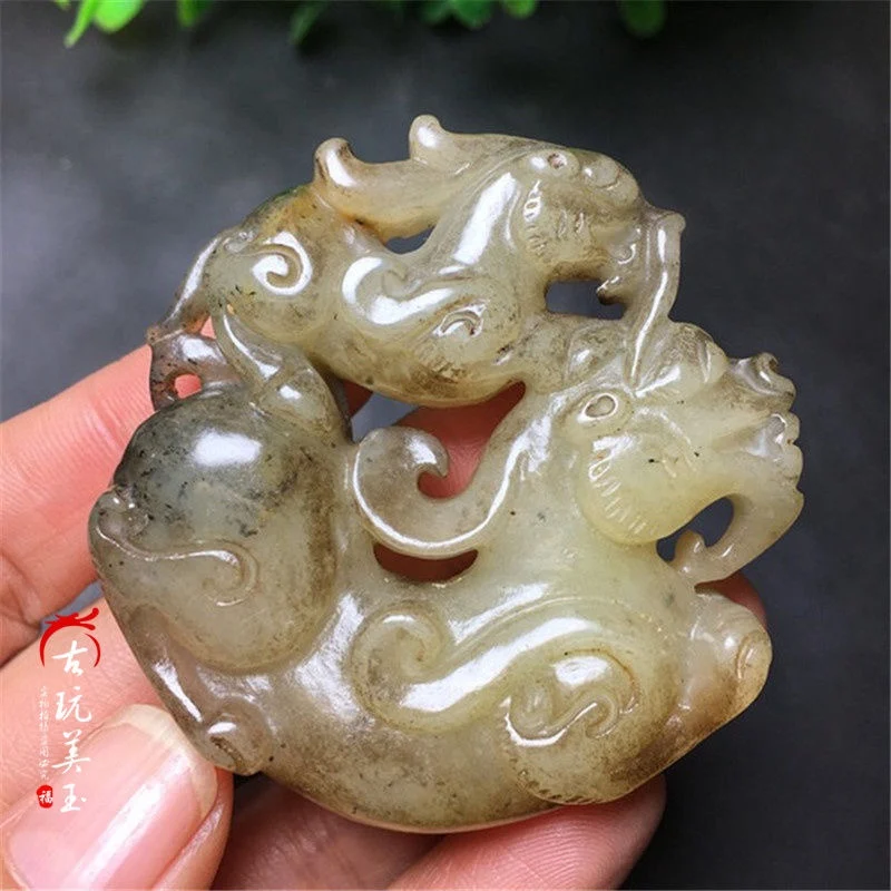 Han Dynasty play  bi, Xiuyu, old, high jade, Dong  Pixiu Natural stone carving old goods pendant