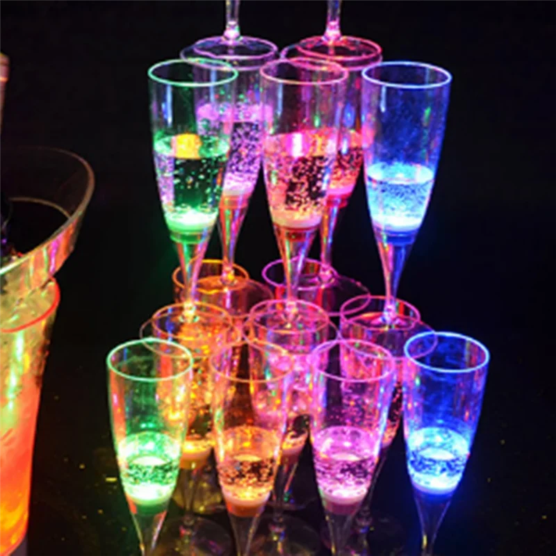 

A26F-Luminous Bar Cup KTV Luminous Cocktail Glass 6Pcs Luminous Cups Food Grade Plastic Wine Glass LED Light Glasses Battery