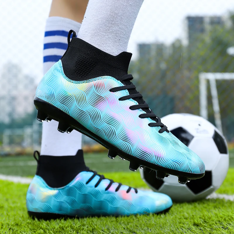 High Top Couples Soccer Shoes Anti-Slip Spiked Football Boots Breathable Soccer Training Shoes Comfortable Outdoor Sports Shoes