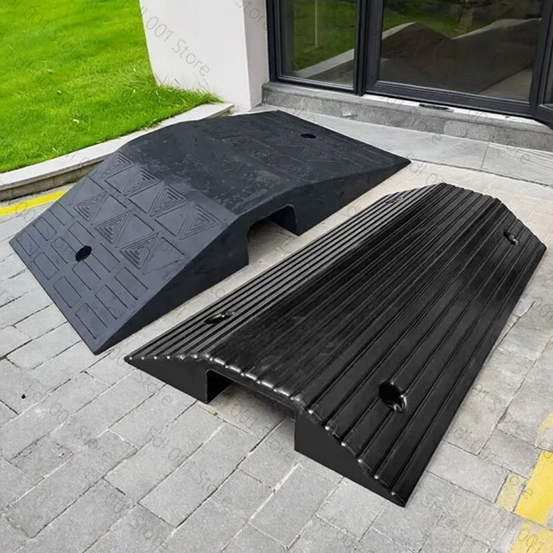 Portable uphill pad bridge type rubber road slope step curb electric car