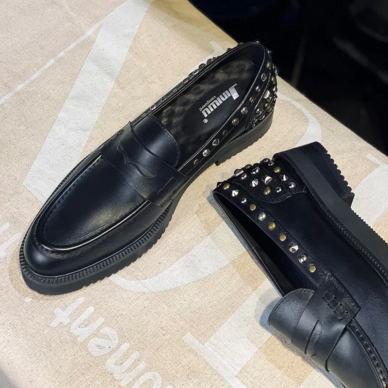 JINIWU 2026 Autumn Winter Rivet Loafers Height Increasing Fashion Thick & Light Sole Cow Leather Slip On Men Shoes