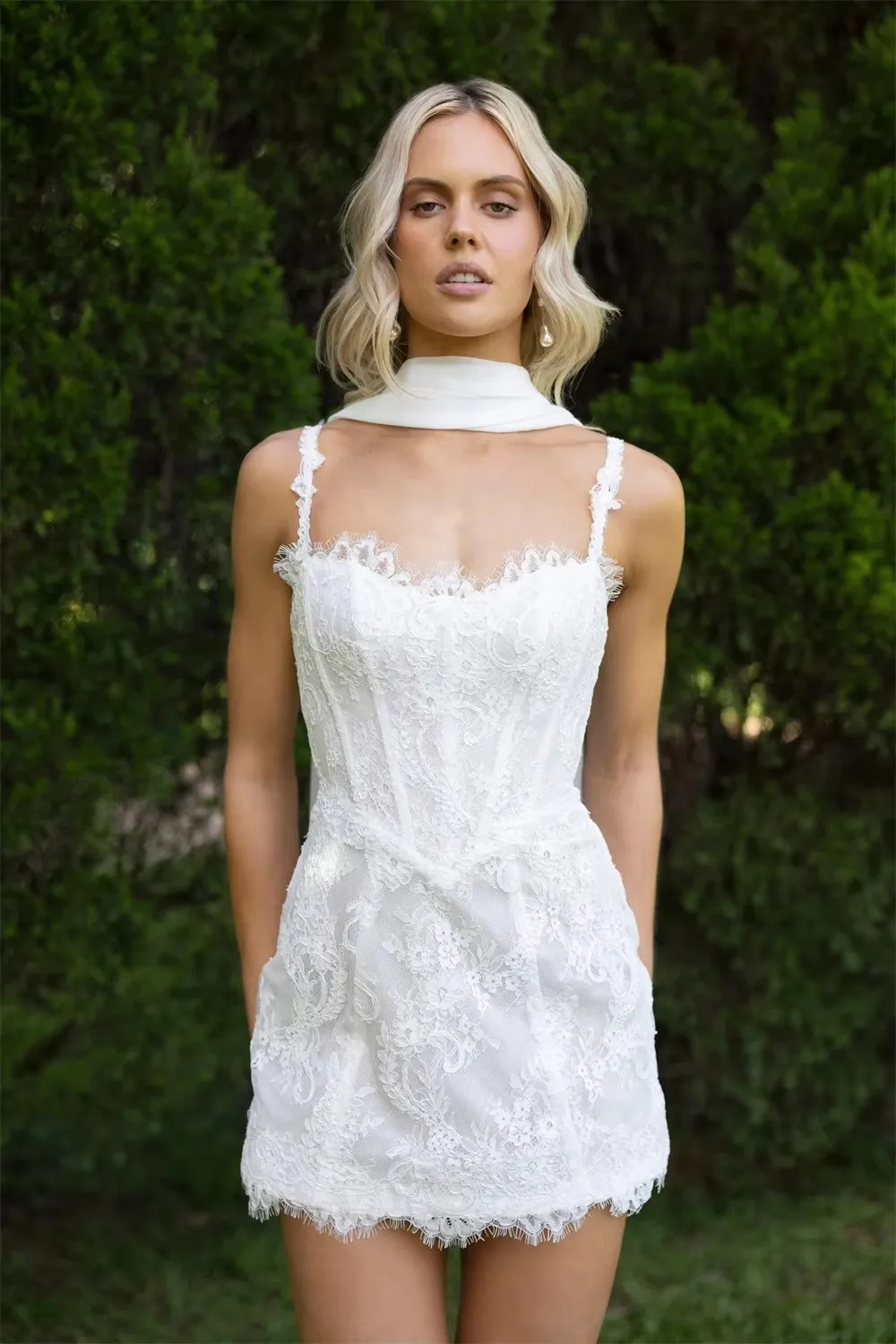 Classic Short Lace Wedding Dress Spaghetti Strap Sleeveless Lace Appliques Mini Bride Bridal Party Formal Gowns Vestidos