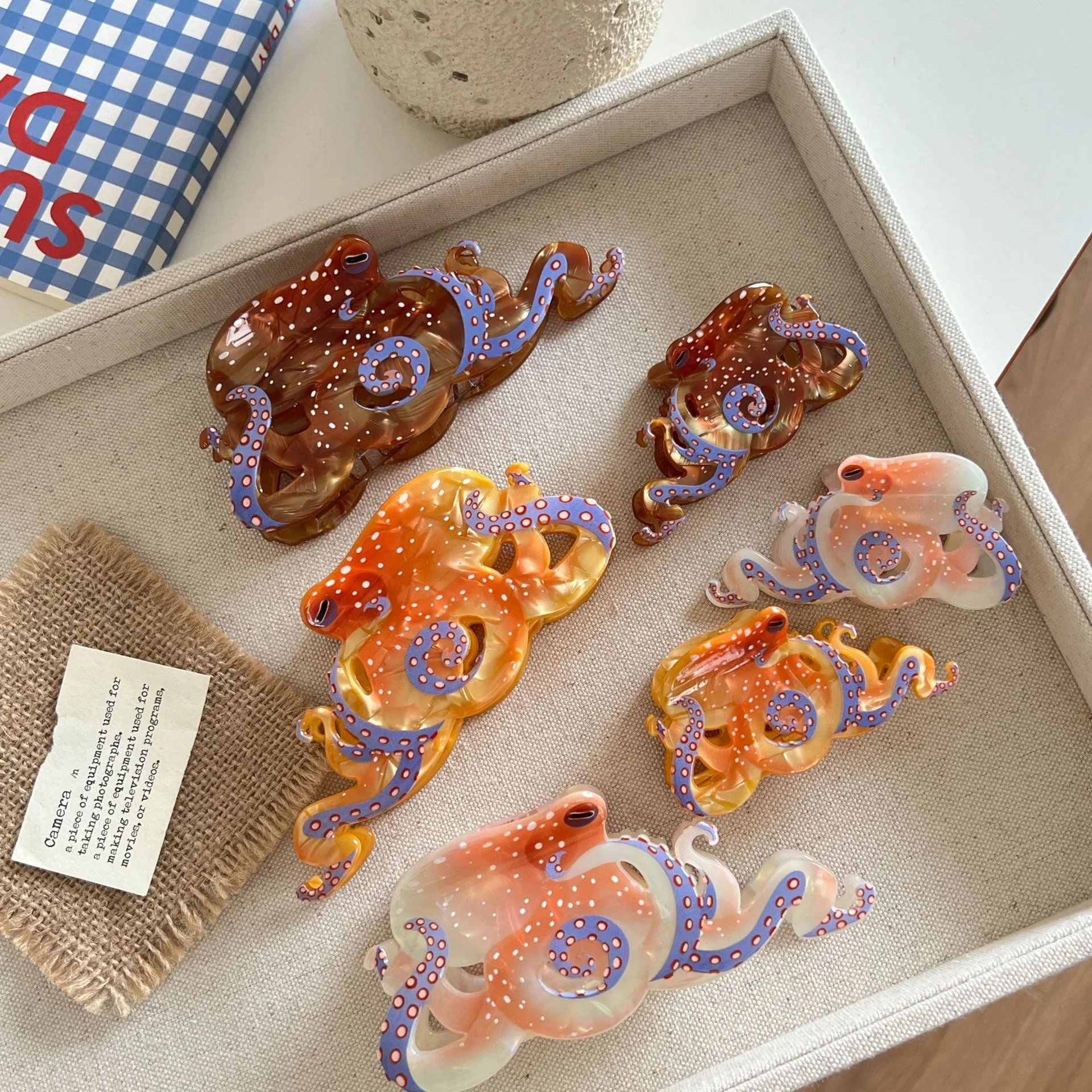 

1pc Creative Design Grab Clip Fun Marine Animal Hair Clip Personalized Woven Hair Grab New Octopus Shark Clip