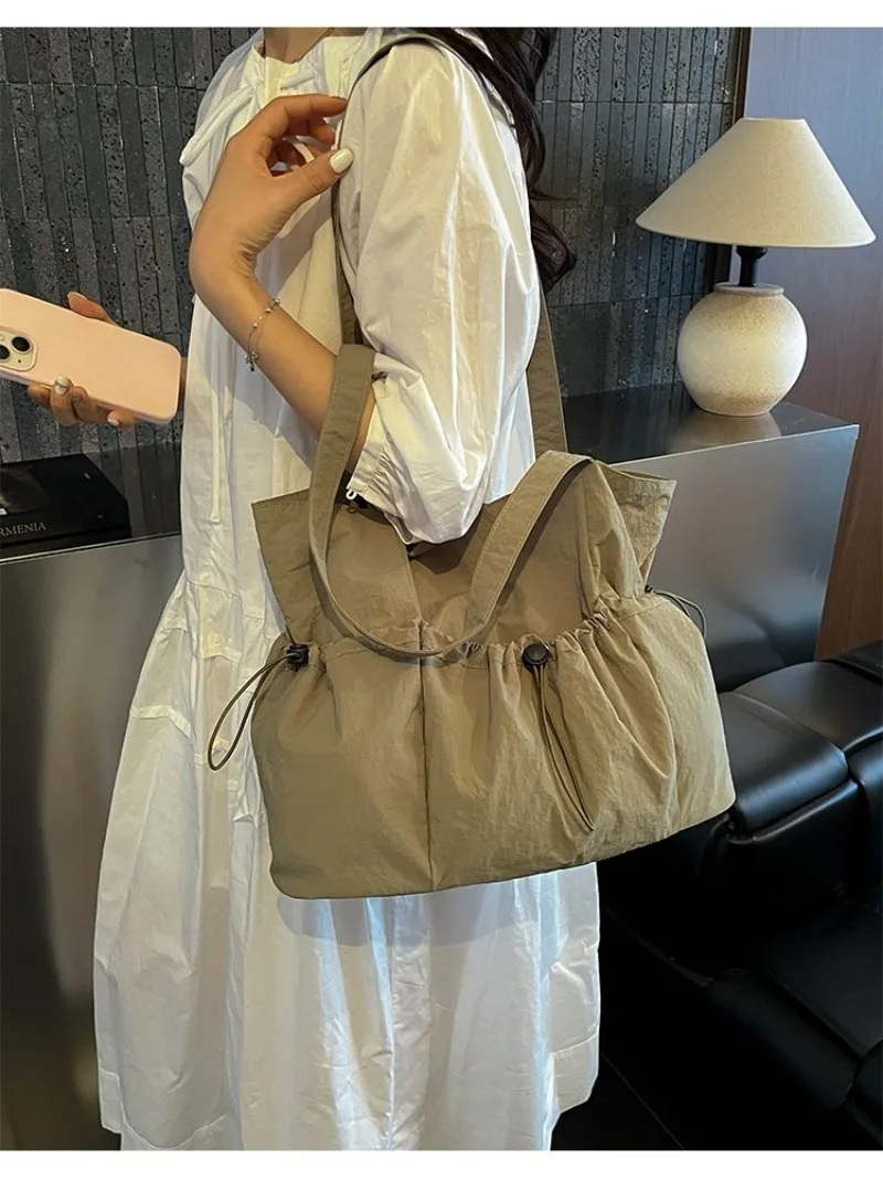 CEEKAY Solid Wrinkle Tragetasche mit Kordelzug, seitlicher elastischer Verschluss, breiter Stoffriemen, für Damen, Alltag, Schule, große lässige Schultertasche – Detail 13