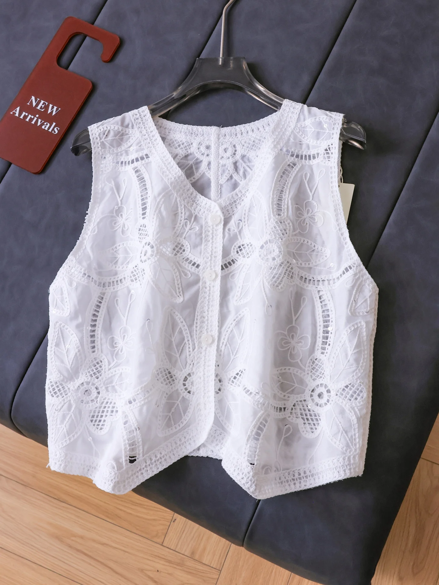 Glittery V-Neck Short Sleeveless Vest Loose Fit Slimming Women's Tank Top Shoulder Padded Youthful Outerwear Polyester Cotton