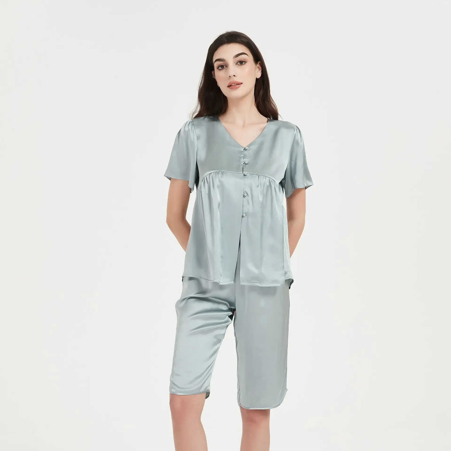 طقم بيجامة حريرية مكون من قطعتين للسيدات 100% ملابس صيفية من حرير التوت PJ برقبة على شكل حرف V وأزرار أمامية وأكمام قصيرة وسروال متوسط الفخذ #1
