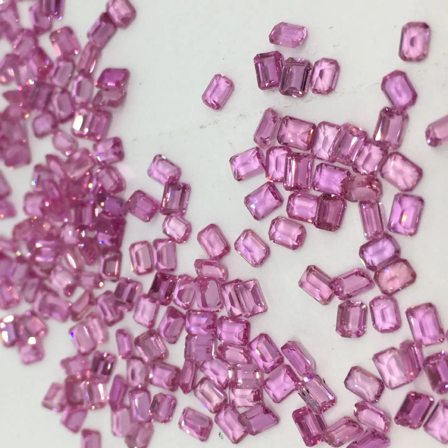 

1 карат/пакет, 3 × 4 мм, изумрудная огранка, натуральные драгоценные камни, розовый сапфир, камень для изготовления ювелирных изделий