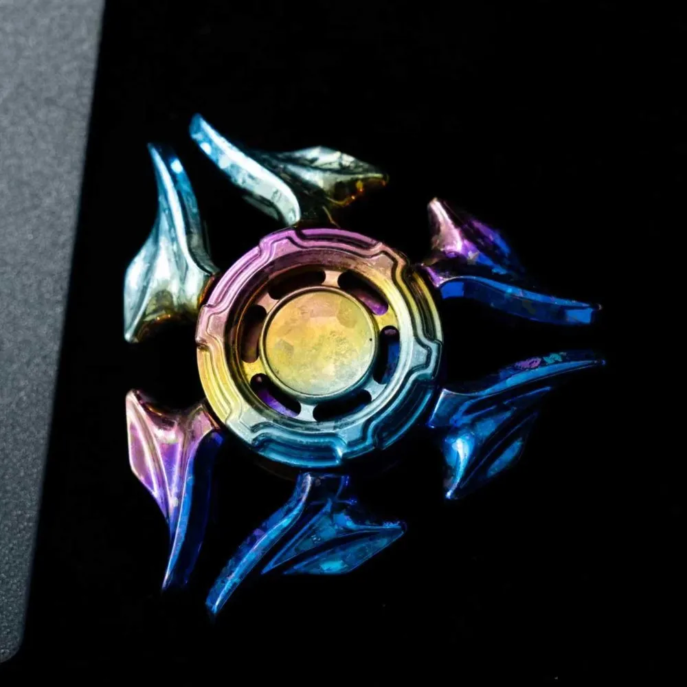 YIJIE EDC Medusa 2.0 ثلاثة شفرات تململ سبينر مكافحة الإجهاد اللعب لعبة جديدة التعامل مع يشعر المعادن تململ لعبة الدوران #1