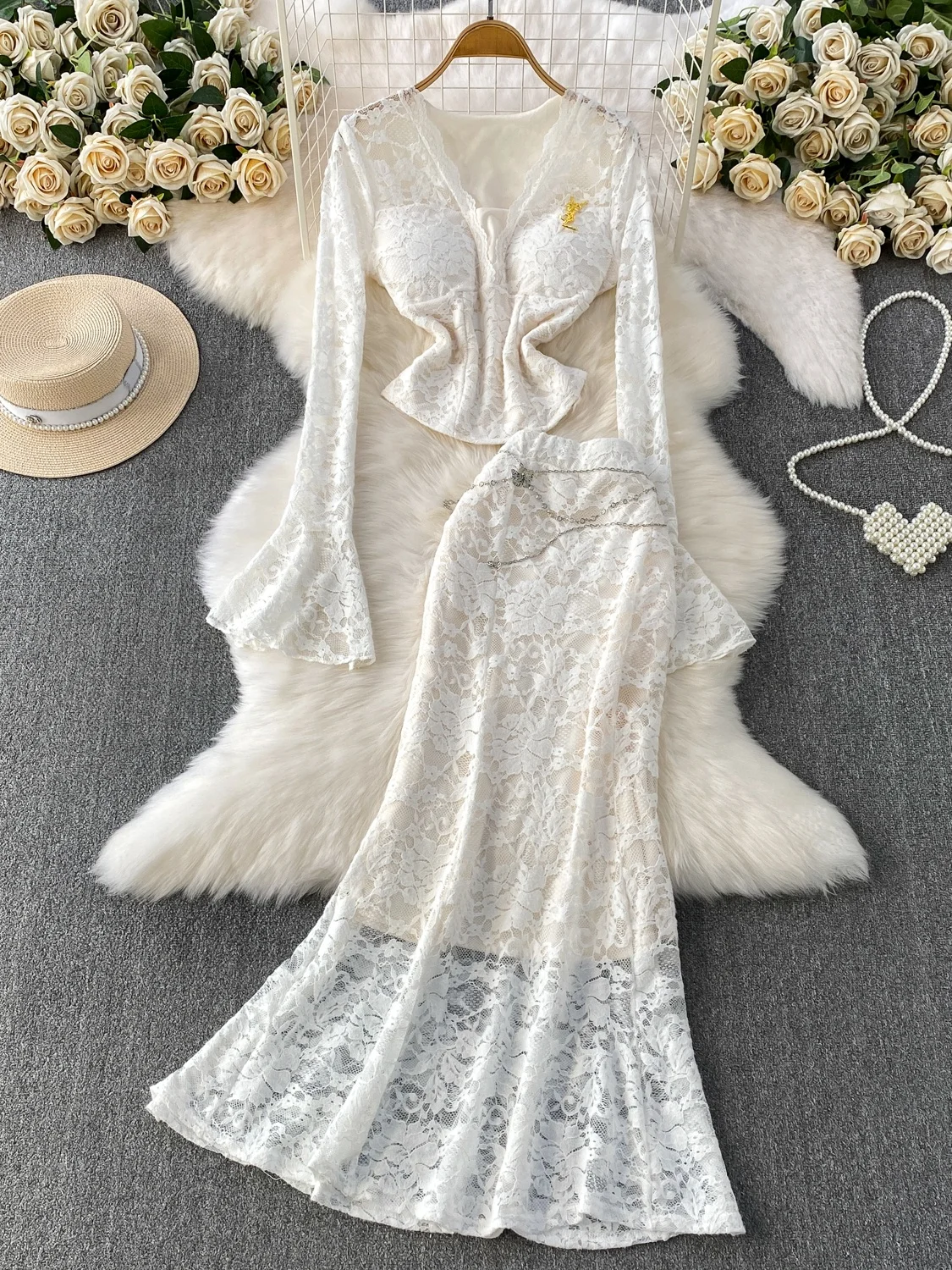 

High Waist Fi Tail Long Skirt Set Lace Bell Sve V Ne Chain Detail Design for Pear aped Body Winter Faion Ensemble