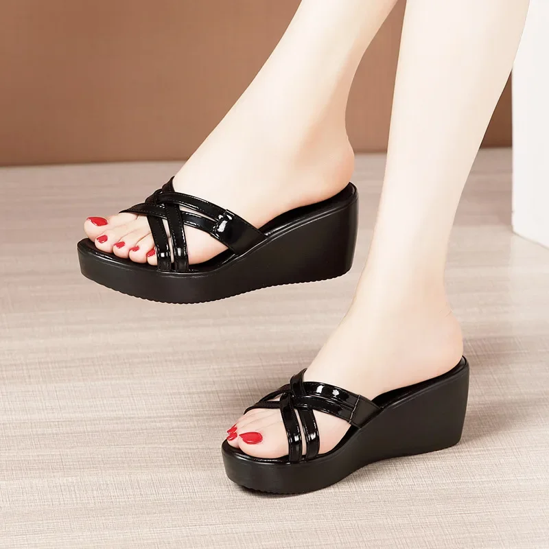 Big Size 32-43 Medium Heels Wedges Slippers Summer Platform Shoes Women 2024 Bright Leather Thick Sole Slides Casual Beach