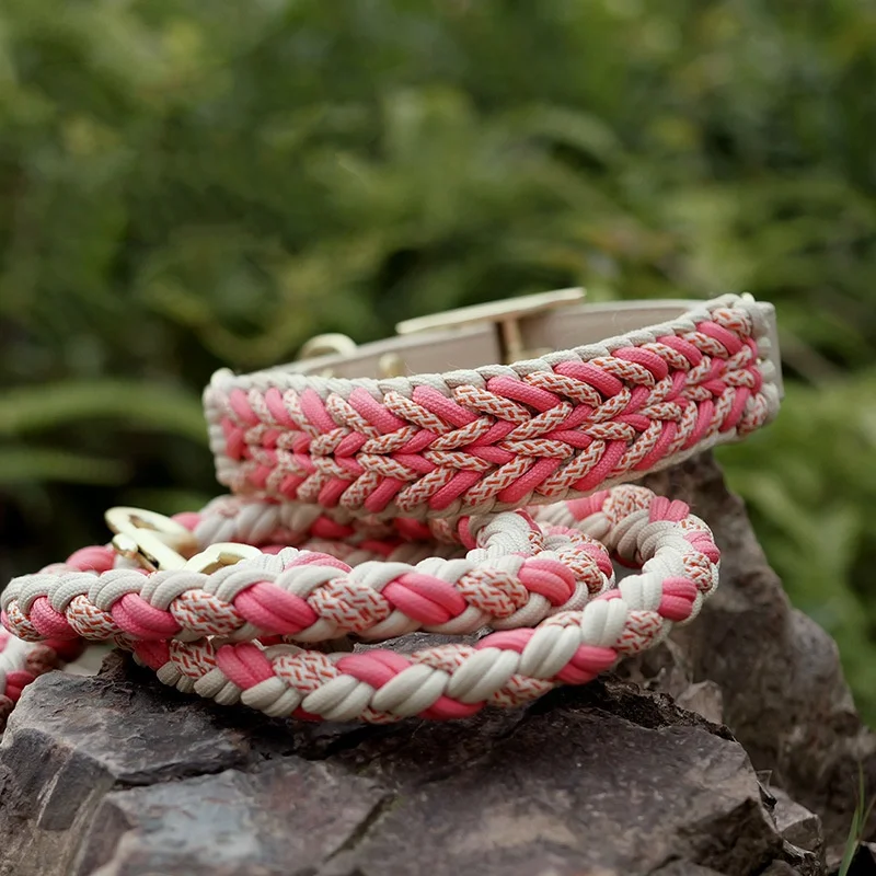 

Кожаный поводок для домашних животных ручной вязки, набор поводков для собак, разноцветный полосатый ошейник для собак, мягкий регулируемый плетеный ошейник для собак с металлической пряжкой