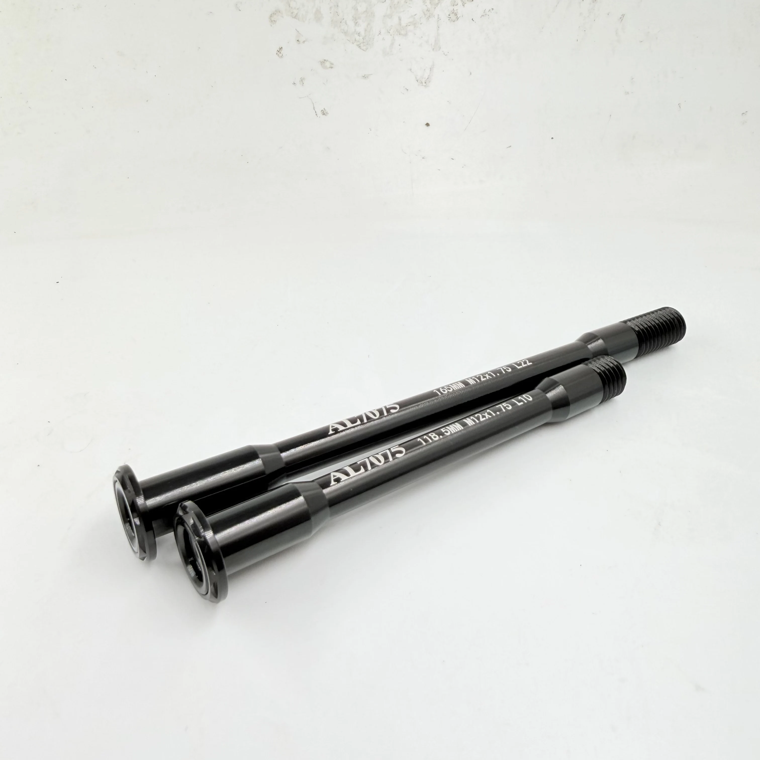 トレック マドン SLR Gen 7用超軽量スルーアクスルロッド、自転車部品