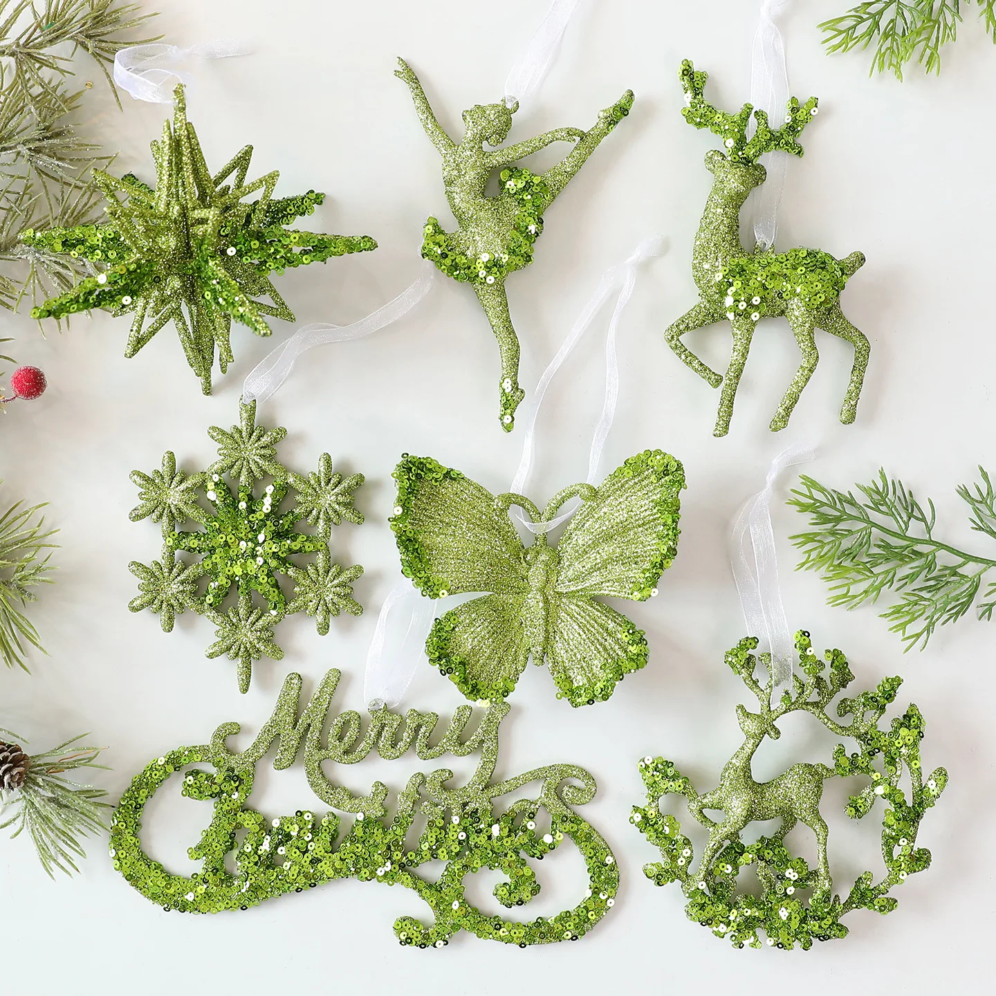 

2026 New 2Pcs Fruit Green Sequins Powdered PC Hanging Christmas Decoration Snowflake Hanging Christmas Tree Scene Arrangement