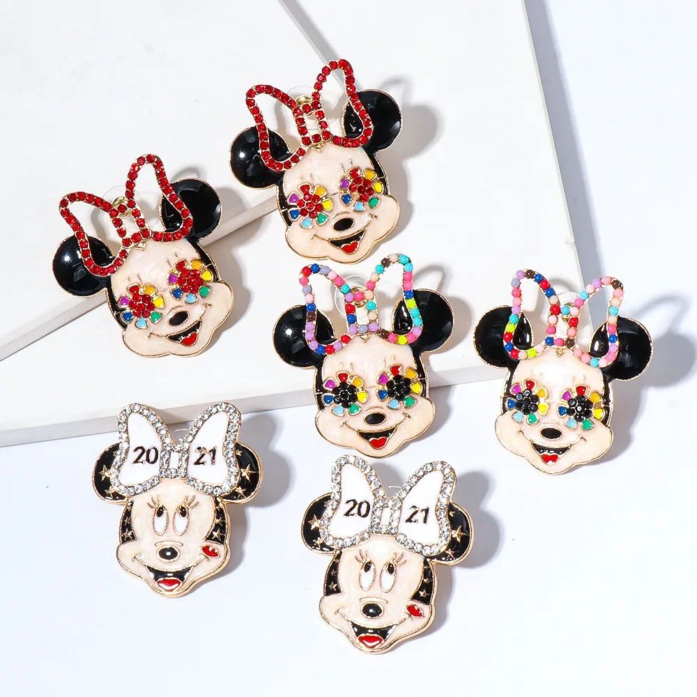 Mickey Disney Fashion Stud orecchini per ragazze Anime figure gioielli topolino Minnie Cartoon orecchino regali di compleanno per bambini