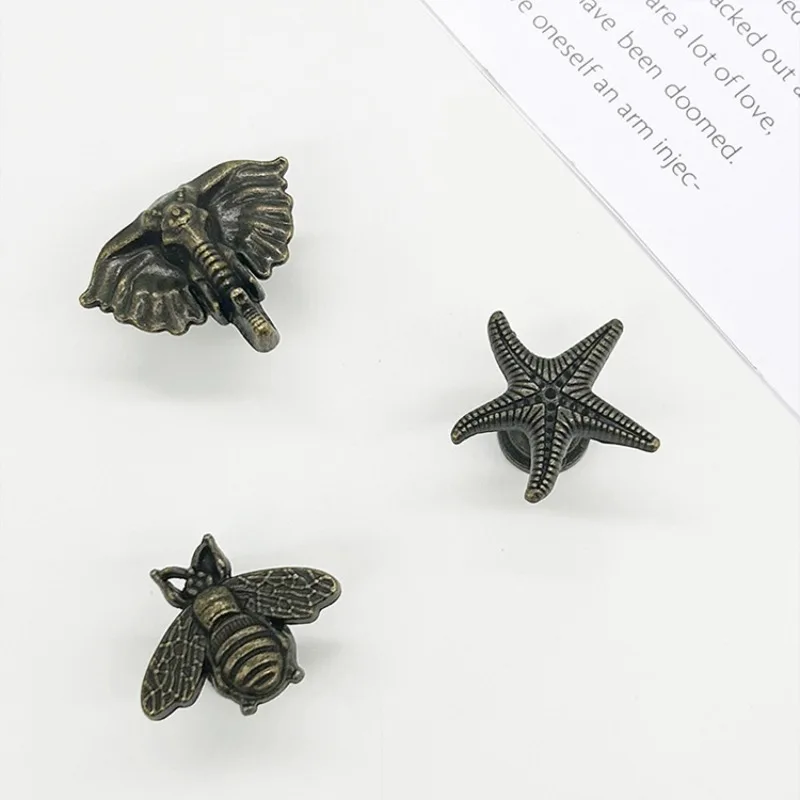 European Style Zinc Alloy Cabinet Drawer Handles for Bedside Cabinets with Bee and Elephant Patterns