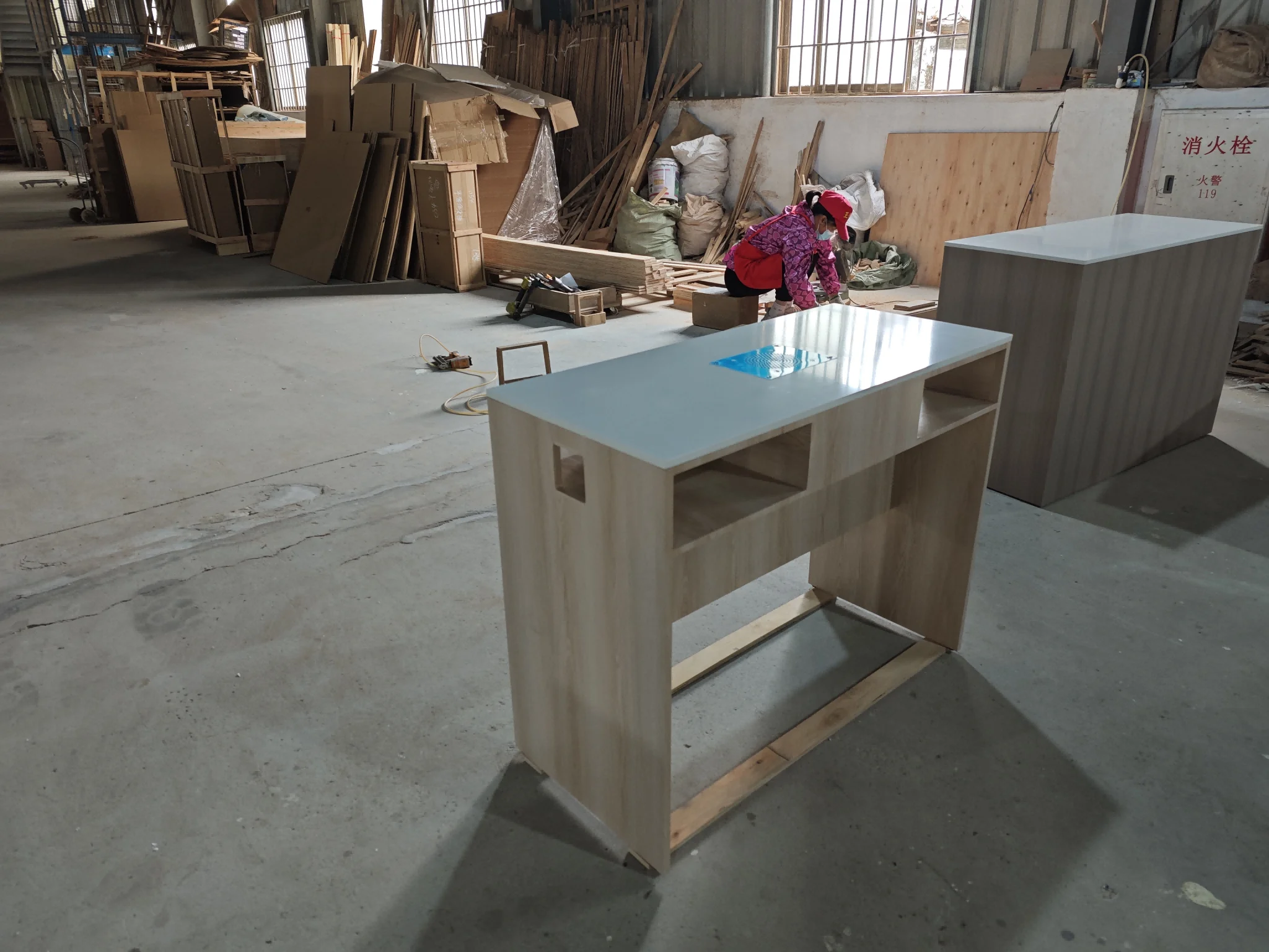 Stylish Modern Design Nail Table with White Stone Top Any Color Manicure Table with 8 Years Warranty