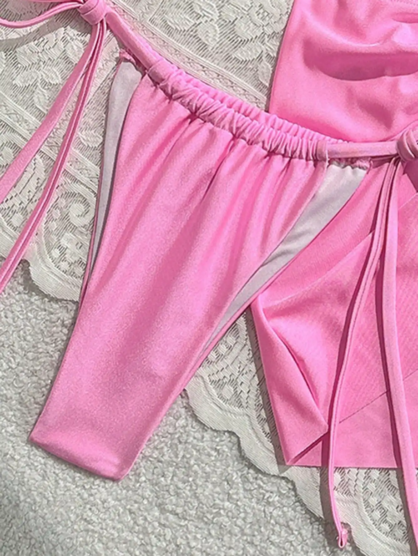 

3pcs Solid Color Tie Halter Triangle Bikini Top Mini Skirt Swimsuit Set