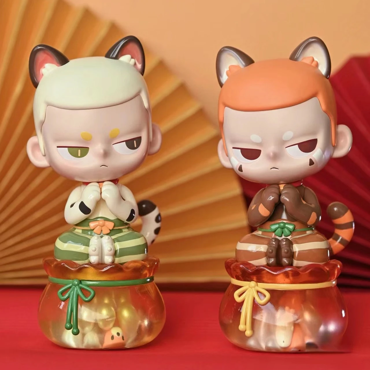 KUBO Billionaire Lucky Cat Action Figure Pray Be Rich Person Figure Doll Good Fortune Art Collection Designer Handmade Gift