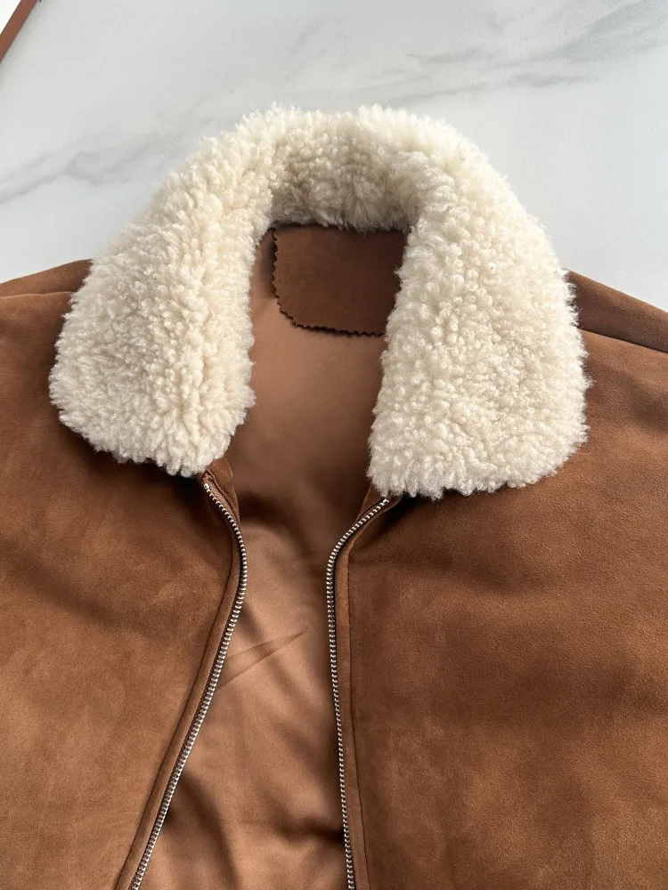 Damska kurtka zimowa z luksusowej skóry owczej i zamszu, ocieplana puchem gęsim, z wełnianym kołnierzem, zapinana na zamek, wiatroodporna.