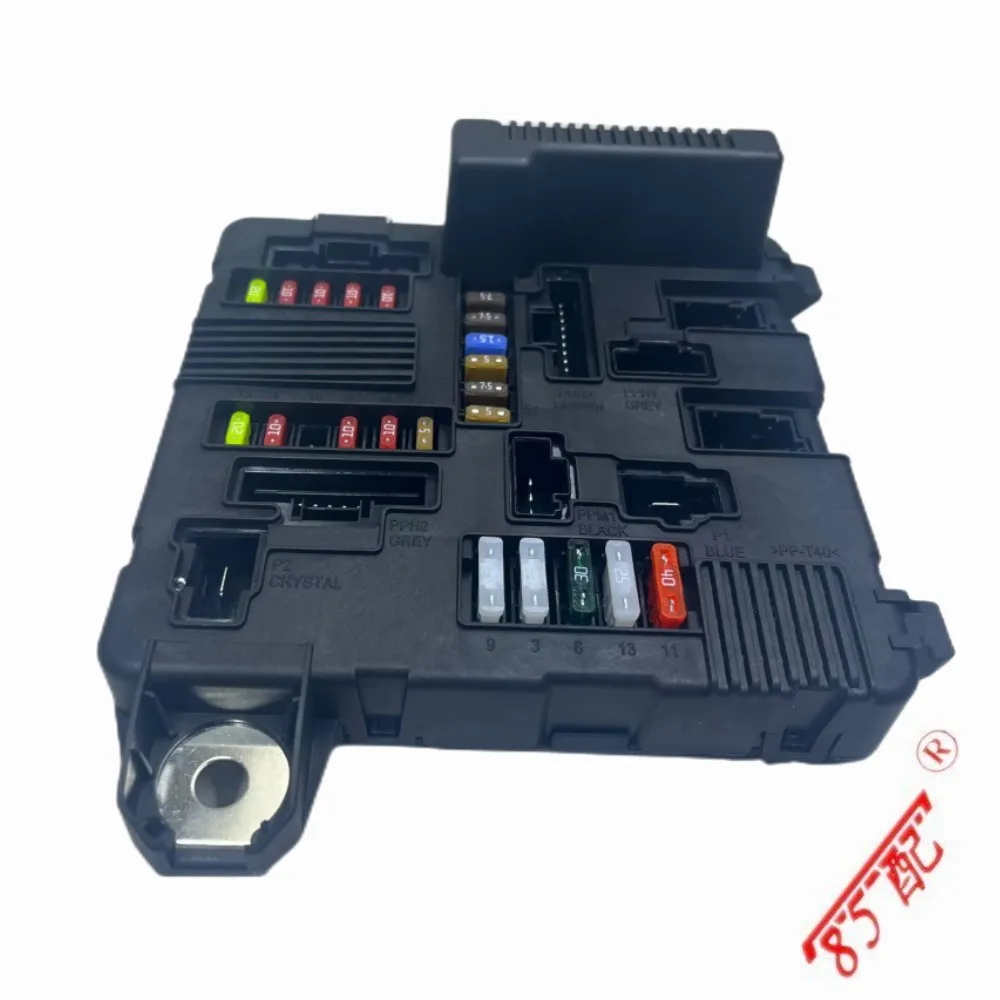 New Engine Fuse Box 8200306032 8200306033 FOR Renault Megane Scene 2 2002-2006