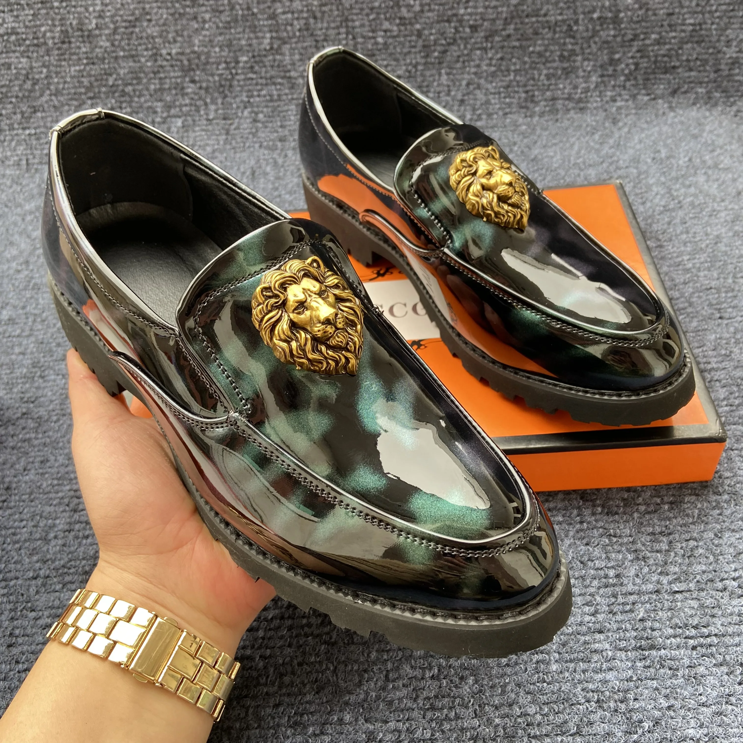 

versa patent leather shoes man designer luxury formal loafers shoes for man dressing shoes Nightclub