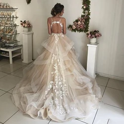 Robe de mariée de plage en dentelle florale champagne, volants dos nu sexy, patients gonflés, quoi que ce soit pour la mariée, robe à plusieurs niveaux, 2023