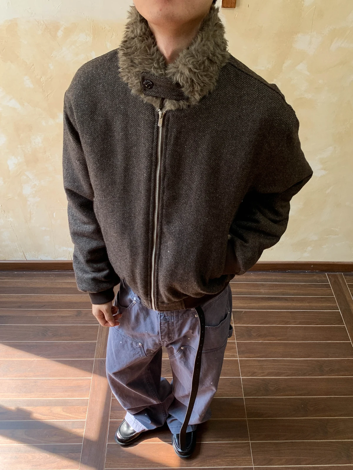 معاطف رجالية لخريف وشتاء 2025 على الطراز الأمريكي الجديد سترات راقية دافئة للأدوات سترات رجالية أنيقة بياقة من الفرو الصناعي سترات #2