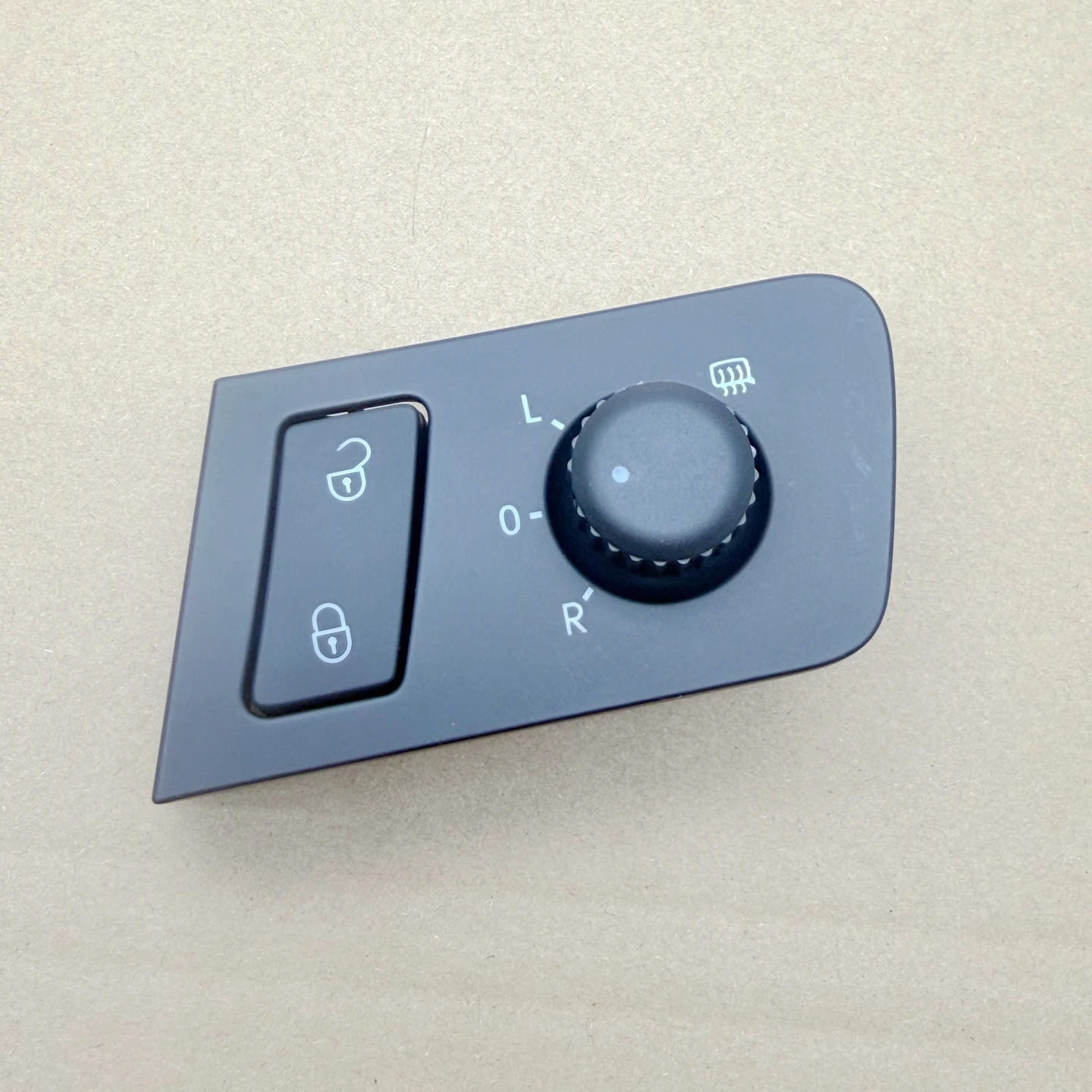 Suitable for Volkswagen Touran reversing mirror adjustment switch, rearview mirror knob, door lock switch 1TD959552 A 1TD959552 6