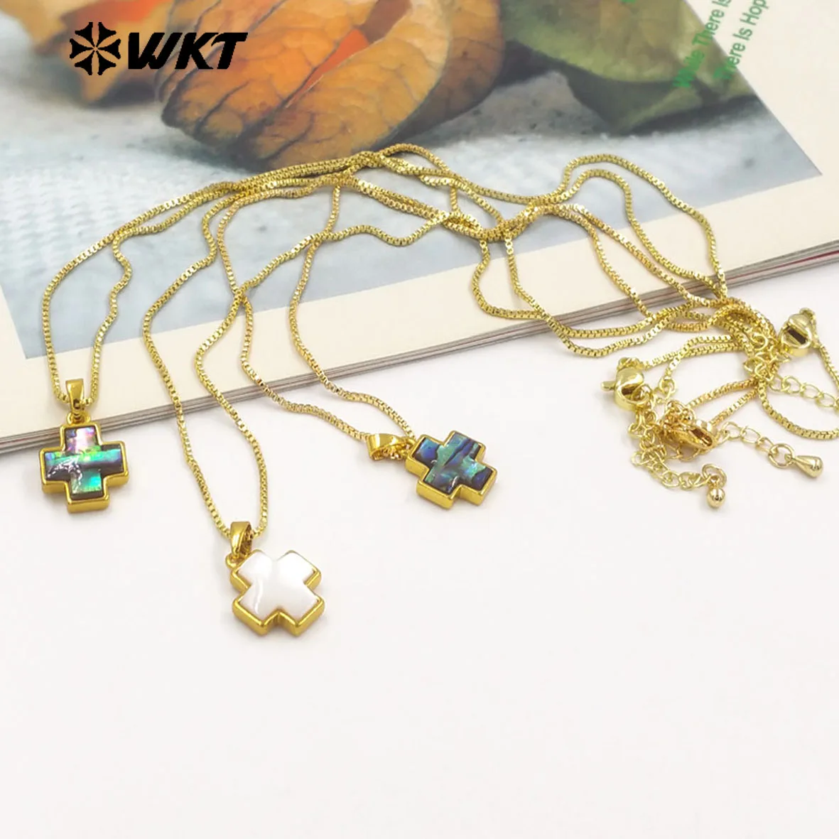 WT-JN283 WKT Wholesale Fashion And Beautiful  Natural Shell With Cross Shape Necklace For Women Daily Decoration